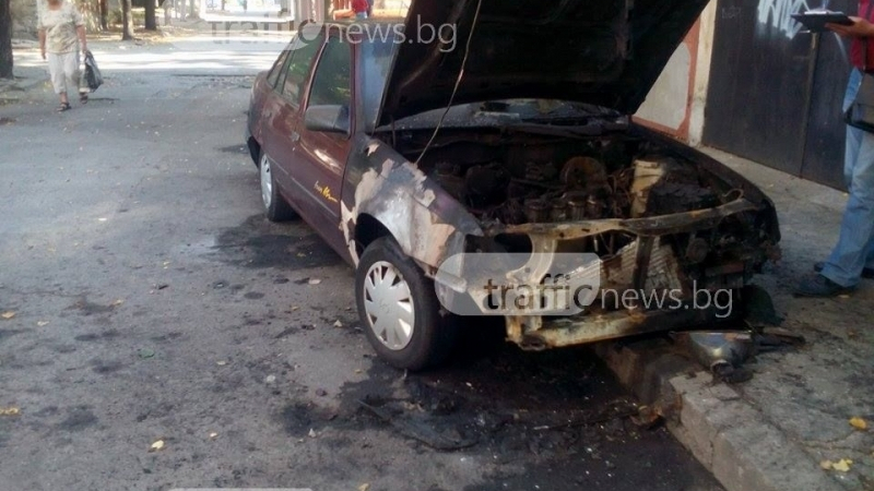 Среднощен ужас в Пловдив! Кола се взриви в Кючука (СНИМКИ)