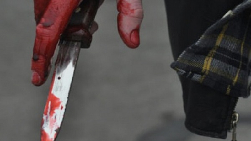 Бесни пенсионери се скараха люто в Пловдив и извадиха ножовете да се колят 