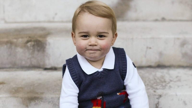  Родителите на съучениците на принц Джордж са против момчето да учи с техните деца! Ето защо… (СНИМКИ)