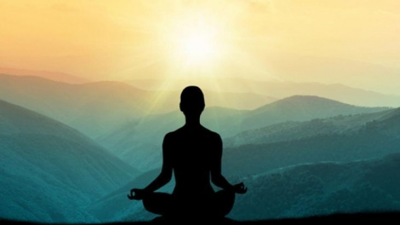 12 йога закони, които не позволяват на другите да ни управляват