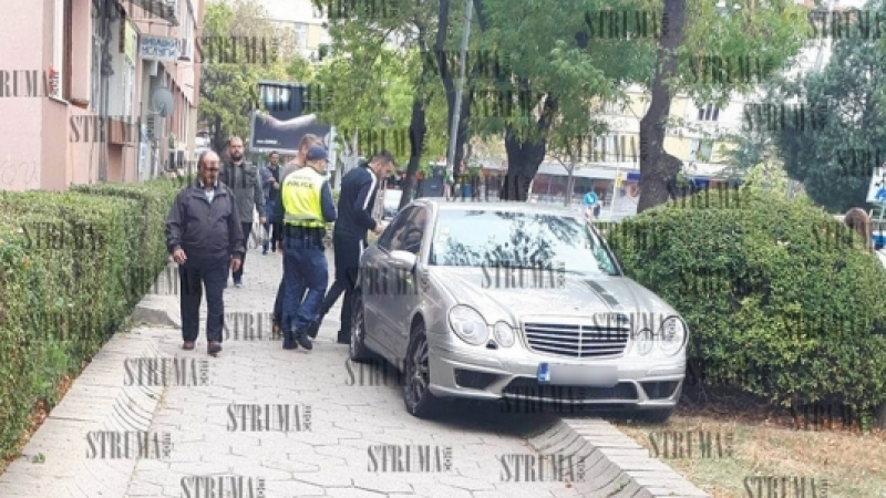 Шофьор на тузарски "Мерцедес" направи голяма в Благоевград - за малко да има и жертви (СНИМКИ/ВИДЕО)