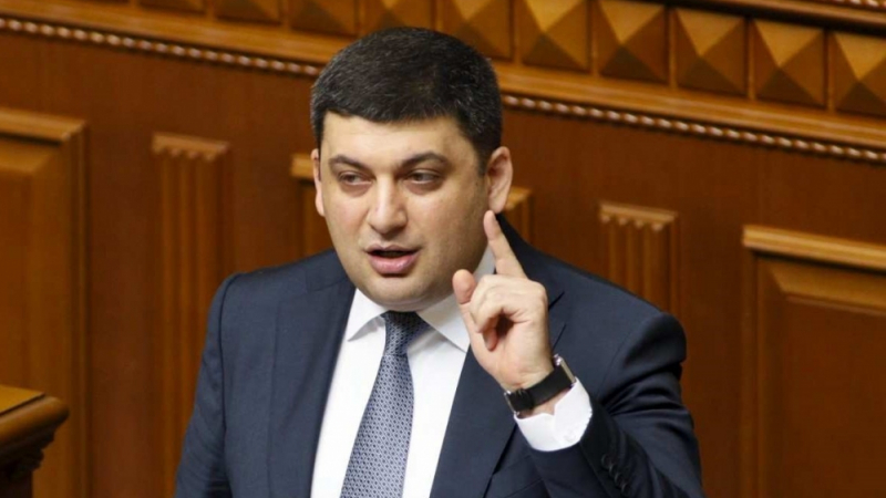 Украинският премиер конспиративно: „Външни фактори“ може да са взривили складовете във Виница