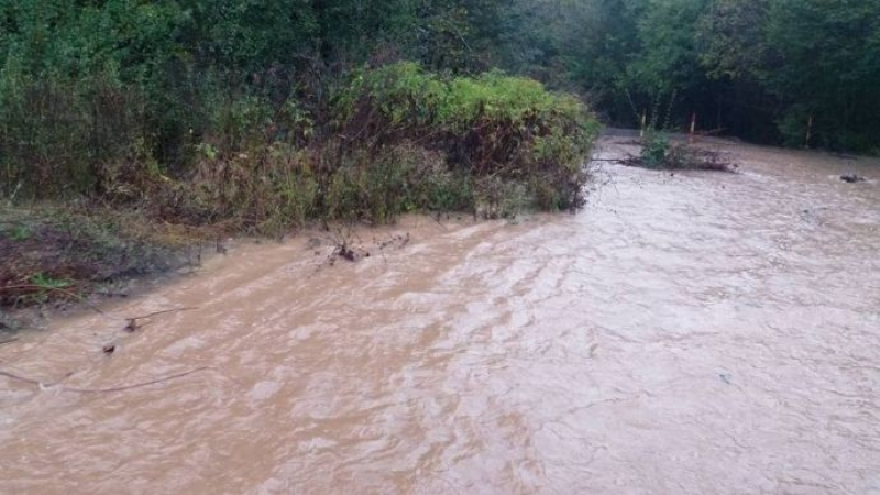 Малко Търново пред бедствие: Река Младежка излезе от коритото си (СНИМКИ) 
