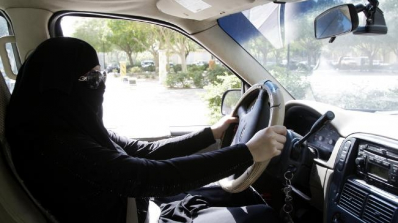 Мощна съпротива в Саудитска Арабия  срещу падането на забраната за жените да шофират 