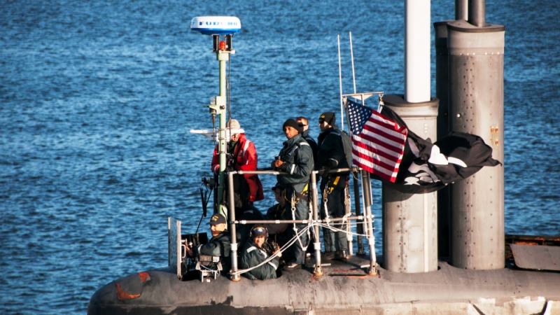 И най-секретната подводница на САЩ издигна пиратски флаг  (ВИДЕО)   