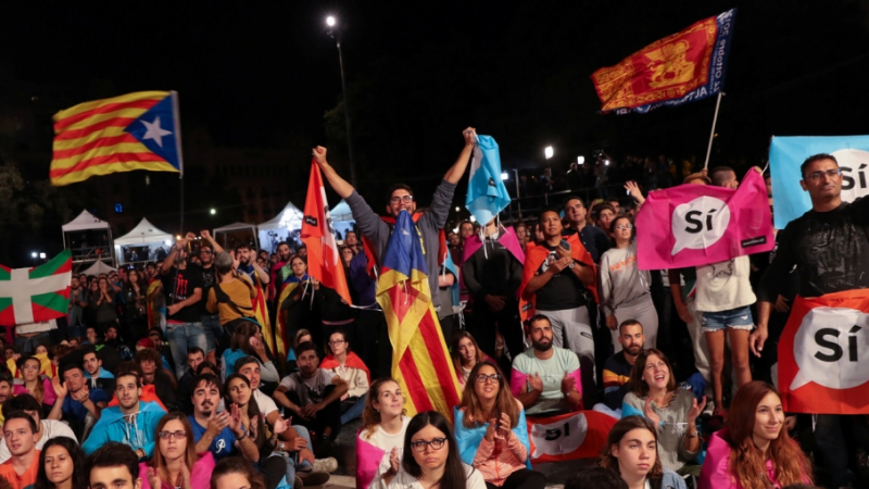 Спешно от Барселона: Започва извънредно заседание на правителството, Карлес Пучдемон е готов да обяви независимостта на Каталония!
