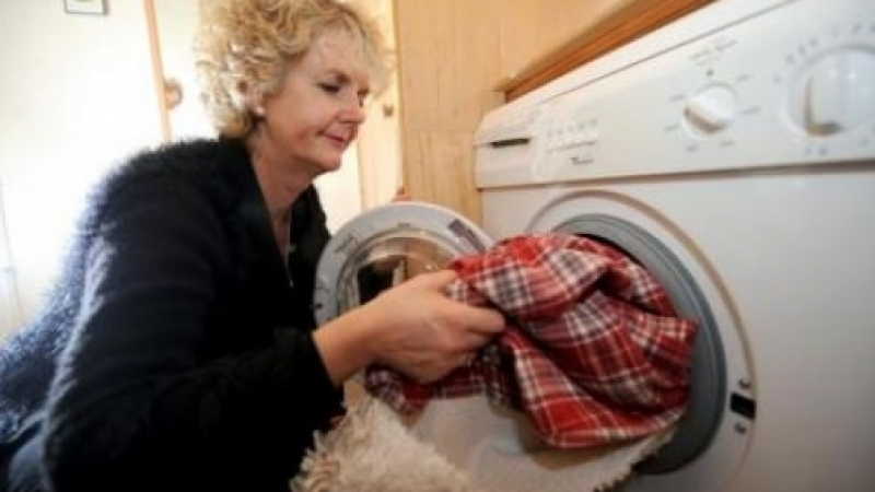 Персоналът от хотелите разкрива: 5 тайни при прането, които използва