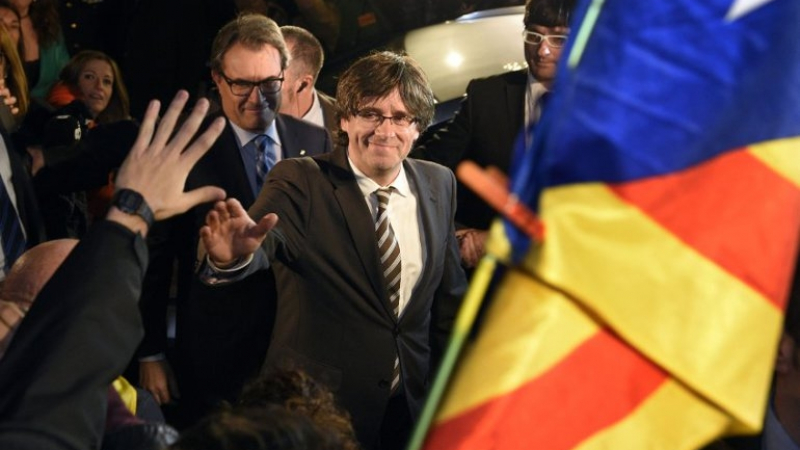 Напрежението между Каталония и Мадрид нараства! Каталонският лидер изясни дали ще бъде обявена независимост и предупреди испанското правителство