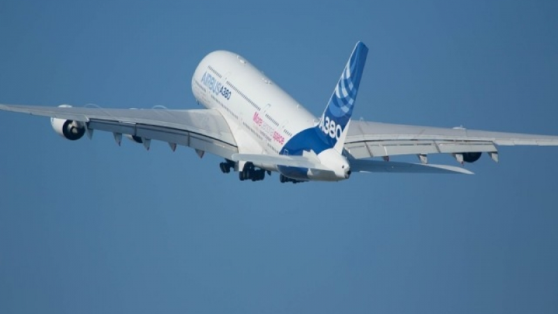 Daily Telegraph: Това ли е началото на края на най-големия пътнически самолет в света? (СНИМКИ)