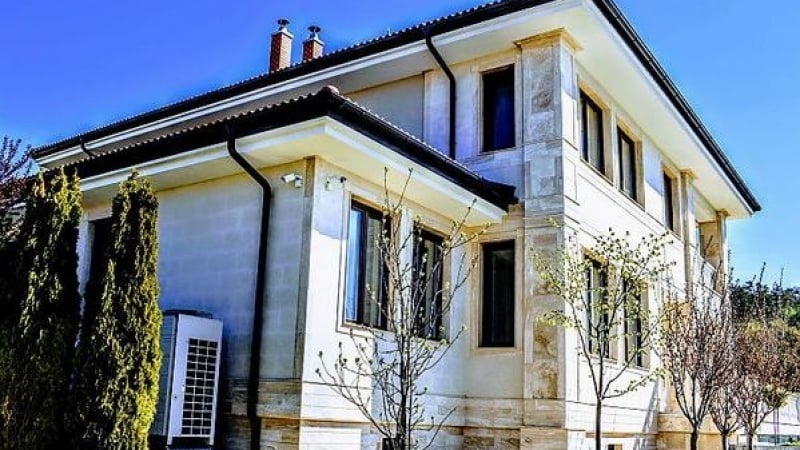 Невиждан лукс край Несебър: Къща в съседство на Митьо Очите се продава за 850 000 евро (СНИМКИ)