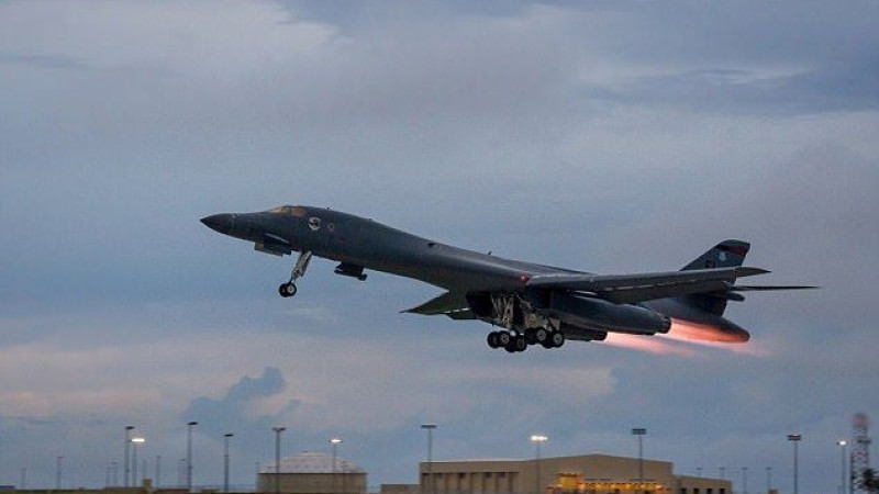 Американски свръхзвукови бомбардировачи B-1B Lancer прелетяха над Корейския полуостров