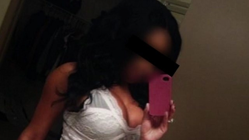 Сърцераздирателено: Майка откри отвлечената си 13-годишна дъщеря в сайт за проститутки, но след като си я прибра стана още по-лошо 