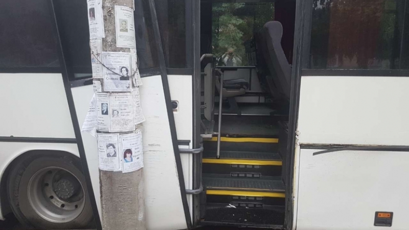 Кошмар в Пловдив: Неизвестен стреля по автобус от градския транспорт, пълен с ученици