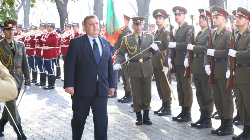 Каракачанов получи подкрепа от Борисов и оповести важна новина за армията, отбраната на България и военната служба на младите 
