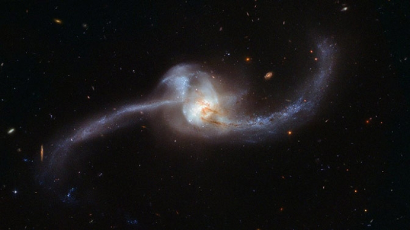 Учени заснеха сблъсък между две галактики и как ще свърши нашия свят