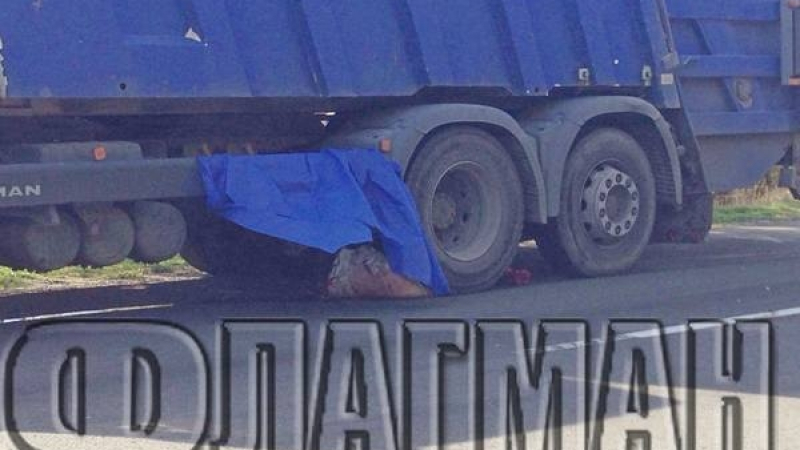 Огромна трагедия край Бургас: Млад айтозлия загина след зверска катастрофа, трупът му лежи под гумите на камион (СНИМКИ 18+)