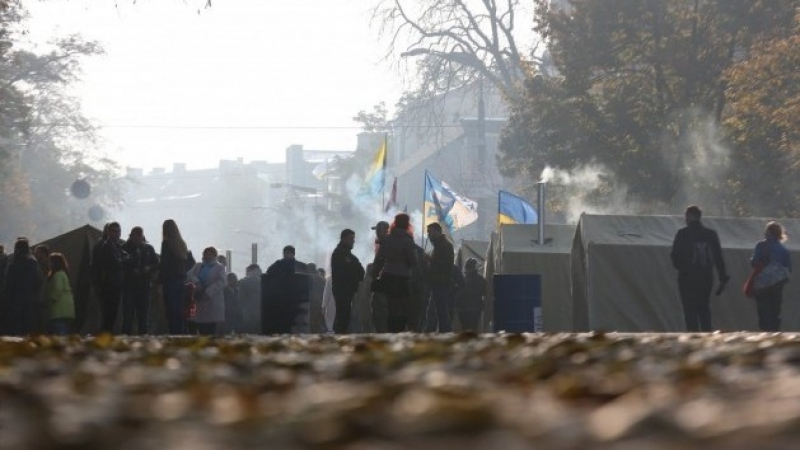 Горещ репортаж от третия Майдан: Някой трябва да бъде обесен за дебелия врат – какво се случва в Киев? (СНИМКИ)