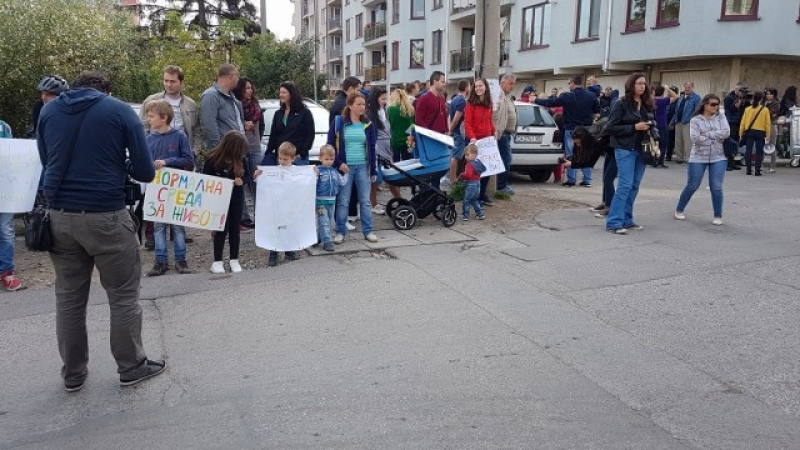 Жителите на столичния жк "Манастирски ливади" скочиха на протест
