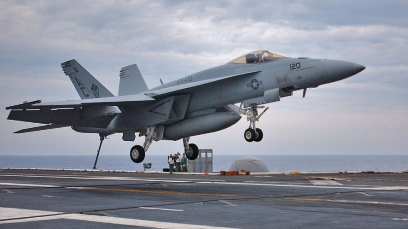 Превъзходство в сензорите: САЩ ще модернизират F-18, за да ги противопоставят на Су-57 