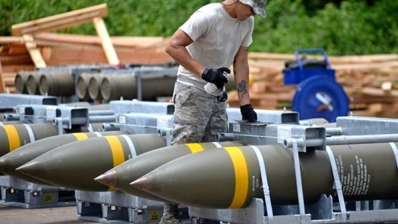 В очакване на Третата световна: САЩ закарали стотици хиляди бомби на базата си в Гуам 