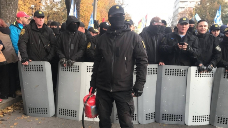Майданът готви удар и ще стане страшно: Военните форсират протеста и обявиха кога ще бъде свален Порошенко (ВИДЕО)