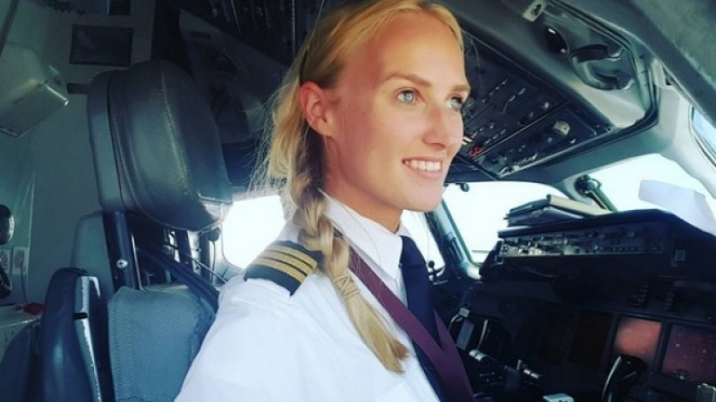 Тази 24-годишна авиаторка е истинска звезда в Instagram (СНИМКА)