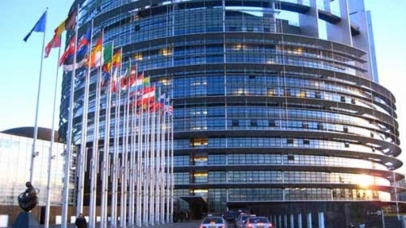 "Политико" с шокиращо разкритие за секс терор и изнасилвания в Европейския парламент, поне 30 са жертвите, сред които има и мъже!