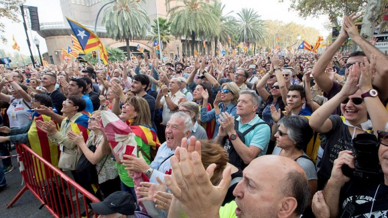 Как реагира светът на кризата в Испания? 