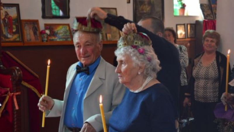 Невероятна история! След 53 години любов: Цветана и Тодор сключиха и църковен брак