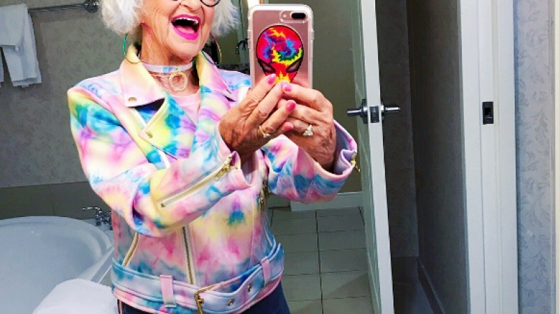 Тя е на 90 години, но има повече последователи в Инстаграм от секси манекенките и целият свят я обожава (СНИМКИ)