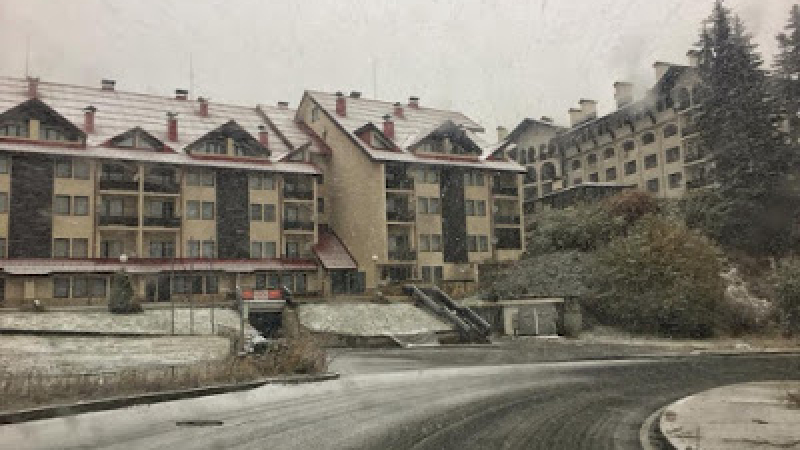 Първи сняг заваля в Пампорово и региона