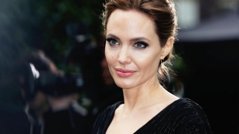 Анджелина Джоли забърса мистериозен богаташ от Албиона 