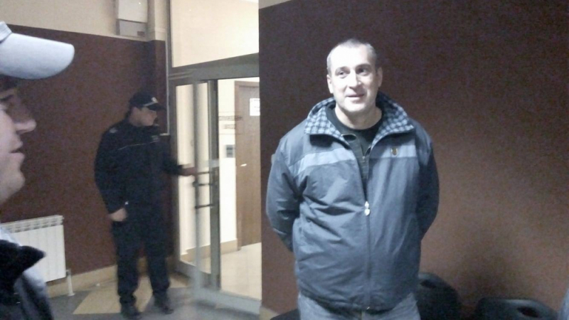 Скандал в пловдивския съд! Прокурор и адвокат се хванаха за гушите заради полицая Караджов, обвинен в екзекуцията на родителите си