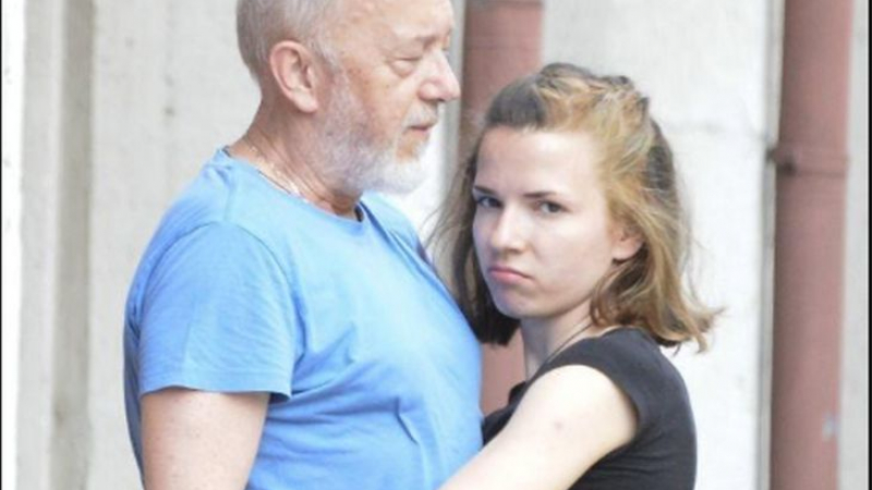Стигна дъното! Похотливото старче Стоян Алексиев унижи грозно жена си, нанесе й жесток удар с младата Ивана