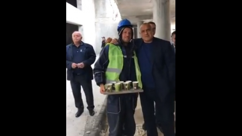 Уникум! Култов разговор на премиера Бойко Борисов със строителен работник от Бургас (ВИДЕО)