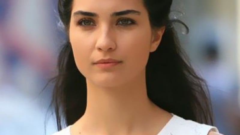 Супер неща ще се случат на красивата турска актриса от "Гордата Аси" в началото на 2018 г.
