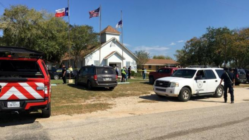 Това е богомолецът, който грабна винтовката си и застреля касапина в Тексас докато полицията дойде (ВИДЕО)