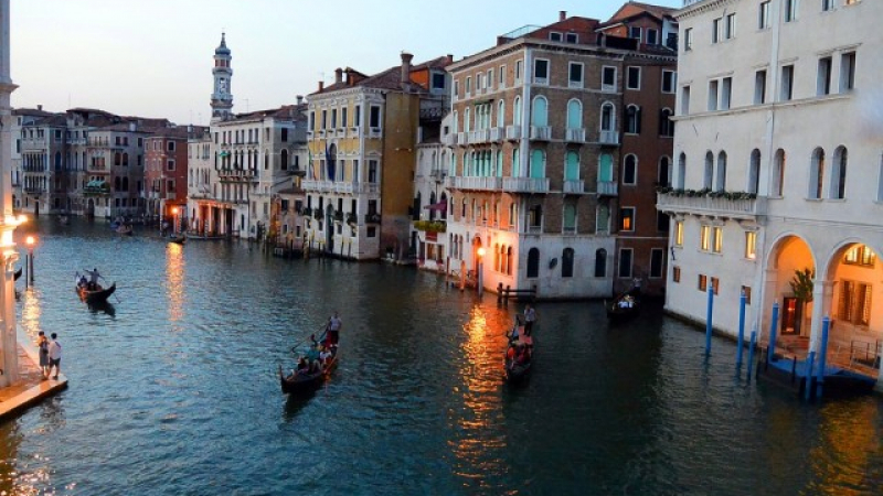 Без големи круизни кораби край историческия център на Венеция (СНИМКИ)
