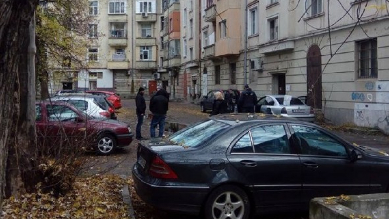 Извънредно! Окошариха двама в Перник, подозират, че са замесени в взрива на банкомата (СНИМКИ)