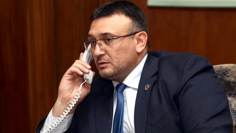 Министърът на вътрешните работи Младен Маринов: Не се чувствам политик! Продължавам да работя!