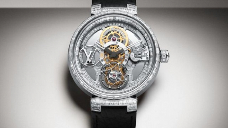 Няма такъв лукс: Часовник с 250 диаманта (СНИМКА)