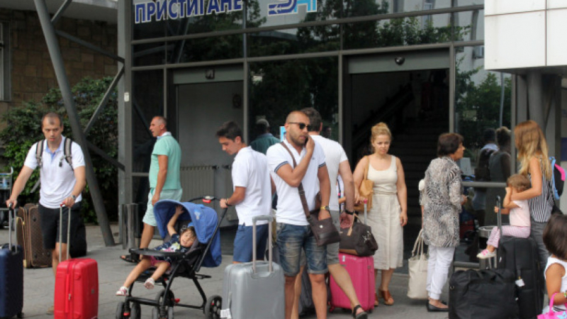 Евростат с изненадваща статистика: Емигрантите са захранили българската икономика с 1,7 милиарда лева за година