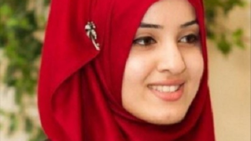 Красива програмистка прие исляма и веднага поиска да стане четвърта жена