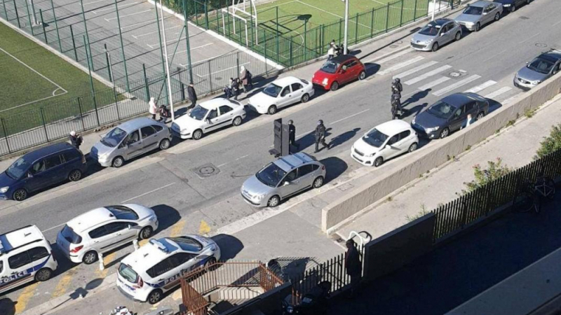 Първи СНИМКИ от извънредната ситуация в Ница! Никой не е стрелял на месо по пешеходци, а…