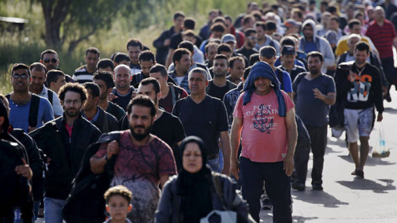 Бежанци доброволно бягат от Гърция