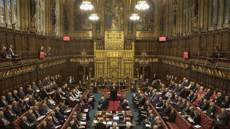 За първи път в британския парламент: Жена церемониалмайстор на Черния жезъл