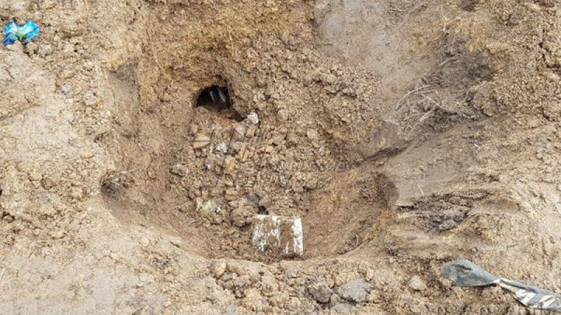 Потресаващо: Разкопаха гроба на жена, за да откраднат....сватбената й рокля (ВИДЕО)