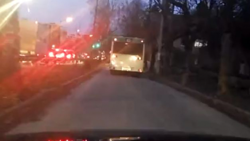 Столичанин засне градски автобус на ВИДЕО, от което мрежата изпадна в потрес 