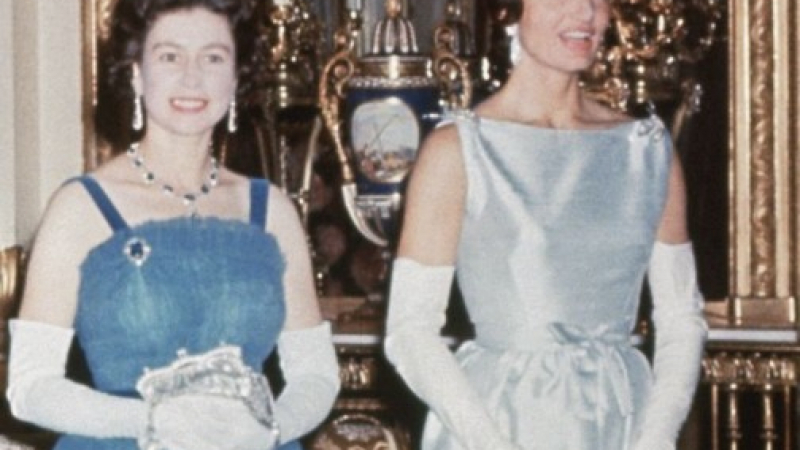 Излезе наяве тайна от далечната 1961 година: Джаки Кенеди скалъпила чутовен гаф с Кралица Елизабет II 
