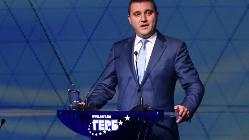 Владислав Горанов към общините: Няма виенска инфраструктура с пернишки данъци, вдигайте налозите
